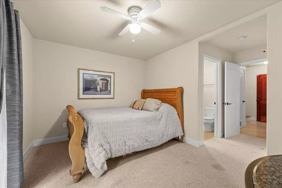 Bedroom - 429 Willow Glen Ct, San Jose, CA 95125 photo 2 of 5