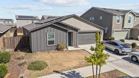 667 Suzanne Dr, Merced, CA 95348 photo 2