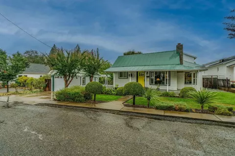 Exterior - 135 Amelia St, Sutter Creek, CA 95685 photo 2 of 12