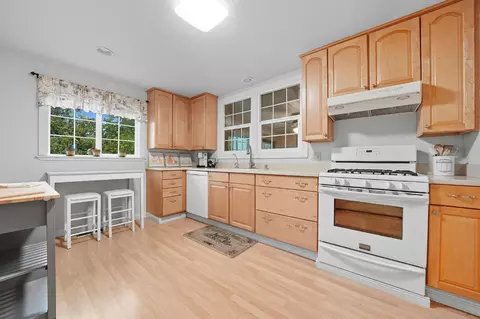 Kitchen - 135 Amelia St, Sutter Creek, CA 95685 photo 1 of 3