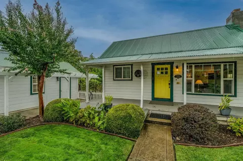 Exterior - 135 Amelia St, Sutter Creek, CA 95685 photo 4 of 12