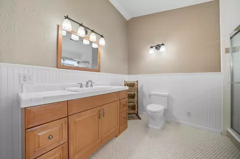 Bath - 135 Amelia St, Sutter Creek, CA 95685 photo 5 of 6