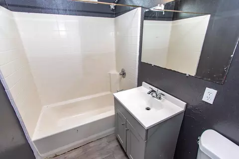 Bath - 1413 W 9th St, Merced, CA 95341 photo 2 of 2