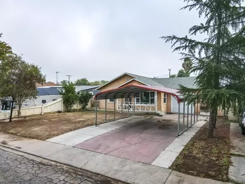 Exterior - 1413 W 9th St, Merced, CA 95341 photo 2 of 6
