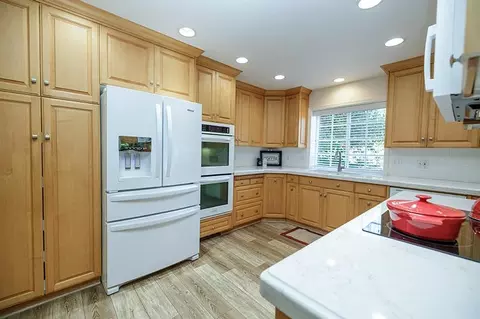 7004 Hillcrest Dr, Modesto, CA 95356 photo 9