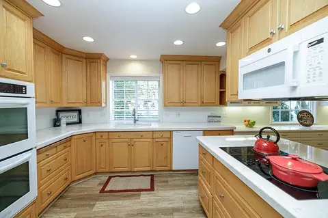 7004 Hillcrest Dr, Modesto, CA 95356 photo 8
