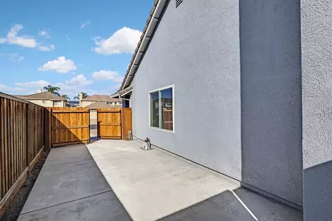 Exterior - 1190 Yorkshire Loop, Tracy, CA 95376 photo 4 of 4
