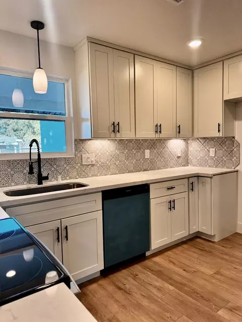 Kitchen - 760 Craighton Ave, Elverta, CA 95626 photo 2 of 2
