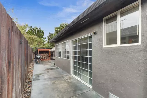 Exterior - 607 S Crescent Ave, Lodi, CA 95240 photo 10 of 13