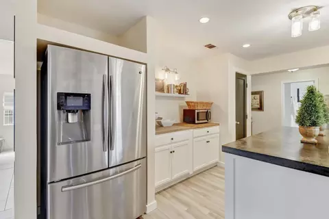 Kitchen - 607 S Crescent Ave, Lodi, CA 95240 photo 10 of 11