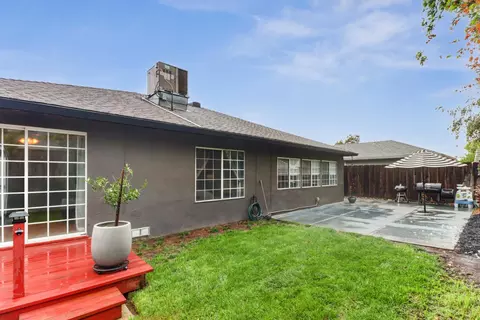 Exterior - 607 S Crescent Ave, Lodi, CA 95240 photo 4 of 13