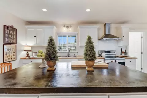 Kitchen - 607 S Crescent Ave, Lodi, CA 95240 photo 9 of 11