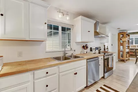 Kitchen - 607 S Crescent Ave, Lodi, CA 95240 photo 8 of 11
