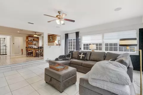 Living - 607 S Crescent Ave, Lodi, CA 95240 photo 2 of 3