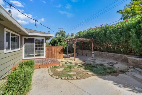 Exterior - 3970 Rochdale Dr, Carmichael, CA 95608 photo 17 of 23