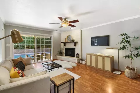 Living - 3970 Rochdale Dr, Carmichael, CA 95608 photo 6 of 8