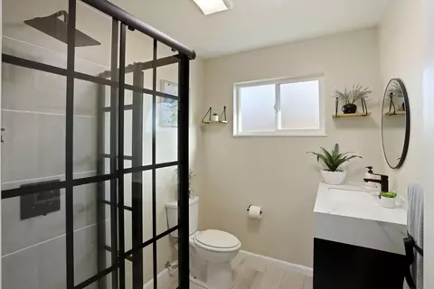 Bath - 310 Charles Ave, Manteca, CA 95336 photo 6 of 6
