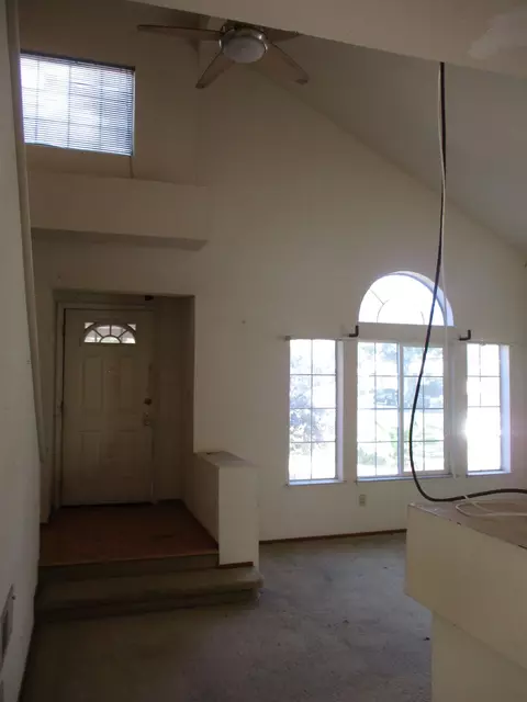 655 Alden Glen Dr, Tracy, CA 95376 photo 2