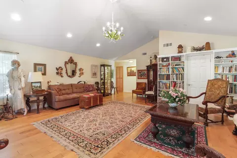 Living - 6225 Luna Ln, Carmichael, CA 95608 photo 2 of 3