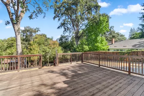 Exterior - 6225 Luna Ln, Carmichael, CA 95608 photo 8 of 18