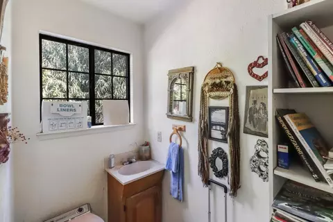 Bath - 6225 Luna Ln, Carmichael, CA 95608 photo 3 of 3