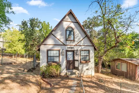 Exterior - 6225 Luna Ln, Carmichael, CA 95608 photo 2 of 18