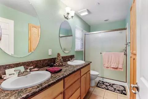 Bath - 6225 Luna Ln, Carmichael, CA 95608 photo 1 of 3