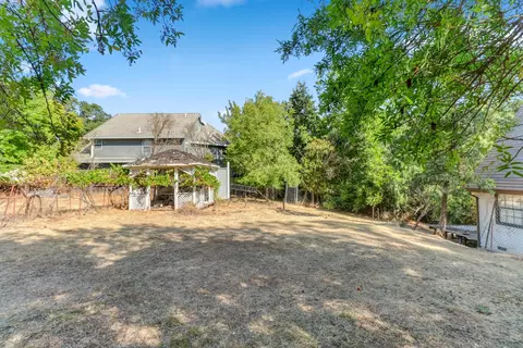 Exterior - 6225 Luna Ln, Carmichael, CA 95608 photo 14 of 18
