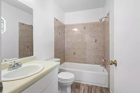 Bath - 348 Barrington Way, Lodi, CA 95240 photo 1 of 5