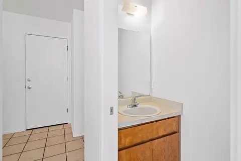 Bath - 348 Barrington Way, Lodi, CA 95240 photo 3 of 5