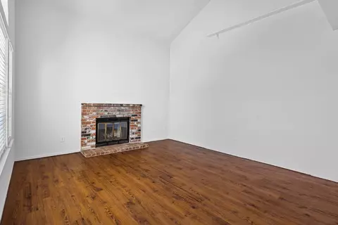Living - 348 Barrington Way, Lodi, CA 95240 photo 2 of 10
