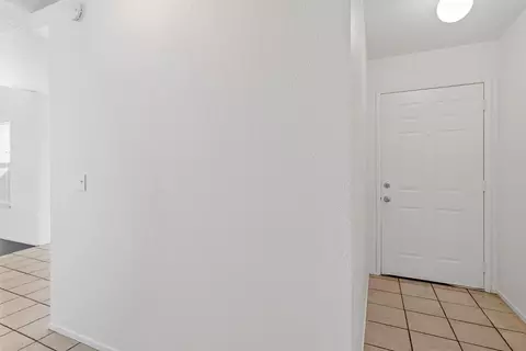 Entry Way - 348 Barrington Way, Lodi, CA 95240 photo 7 of 9