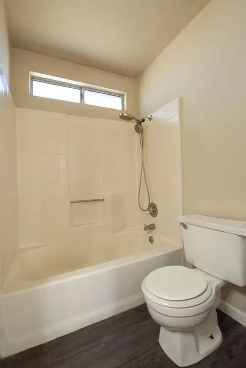 Bath - 4133 Gagos Dr, Modesto, CA 95356 photo 2 of 3