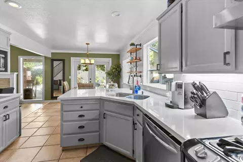 2833 Walnut Ter, Modesto, CA 95355 photo 13