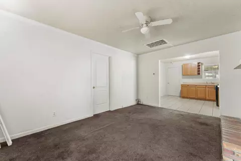 Living - 5192 Chestnut Rd, Olivehurst, CA 95961 photo 3 of 3