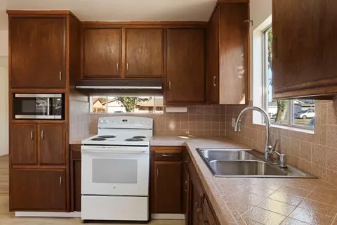 Kitchen - 2613 Balboa Dr, Tracy, CA 95376 photo 4 of 4