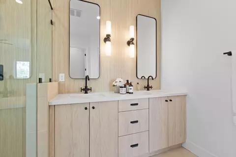 Bath - 7744 Elmont Ave, Elverta, CA 95626 photo 7 of 10