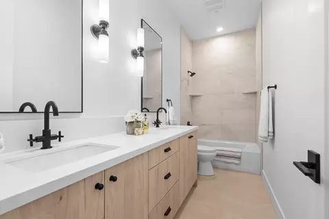 Bath - 7744 Elmont Ave, Elverta, CA 95626 photo 9 of 10