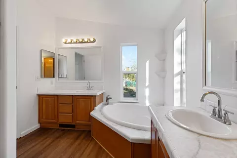 Bath - 8181 W Kile Rd, Thornton, CA 95686 photo 4 of 5