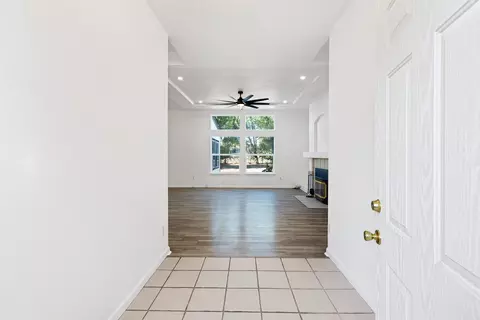 Entry Way - 8181 W Kile Rd, Thornton, CA 95686 photo 1 of 2
