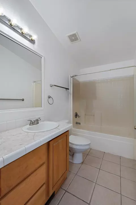Bath - 8181 W Kile Rd, Thornton, CA 95686 photo 1 of 5