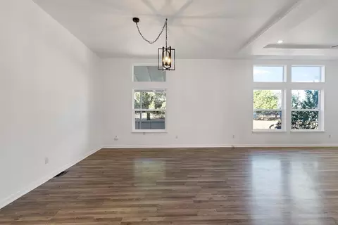 Living - 8181 W Kile Rd, Thornton, CA 95686 photo 3 of 6