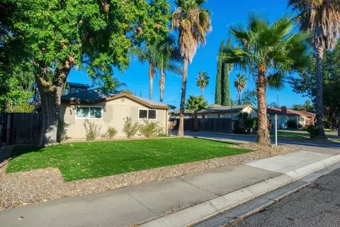 Exterior - 300 S 7th St, Patterson, CA 95363 photo 2 of 6
