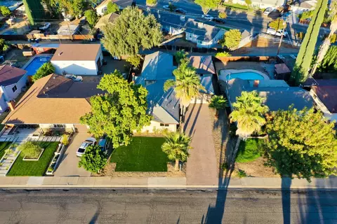 View/Area - 300 S 7th St, Patterson, CA 95363 photo 2 of 7