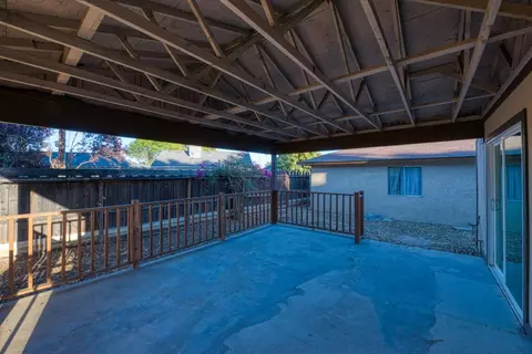 Exterior - 300 S 7th St, Patterson, CA 95363 photo 4 of 6