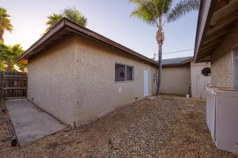 Exterior - 300 S 7th St, Patterson, CA 95363 photo 6 of 6