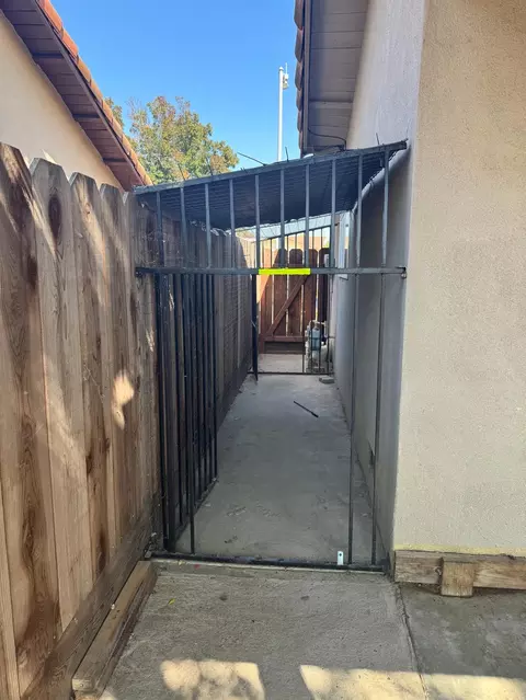 Exterior - 2500 E Marshall St, Turlock, CA 95380 photo 4 of 5