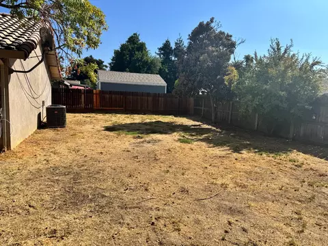 Exterior - 2500 E Marshall St, Turlock, CA 95380 photo 5 of 5