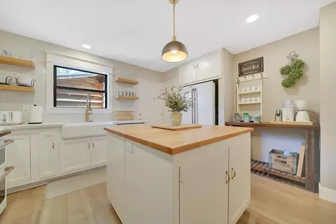 Kitchen - 80 Greenstone Ter, Sutter Creek, CA 95685 photo 2 of 8