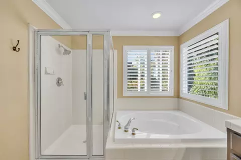 Bath - 3114 Aaron Dr, Rocklin, CA 95765 photo 3 of 5